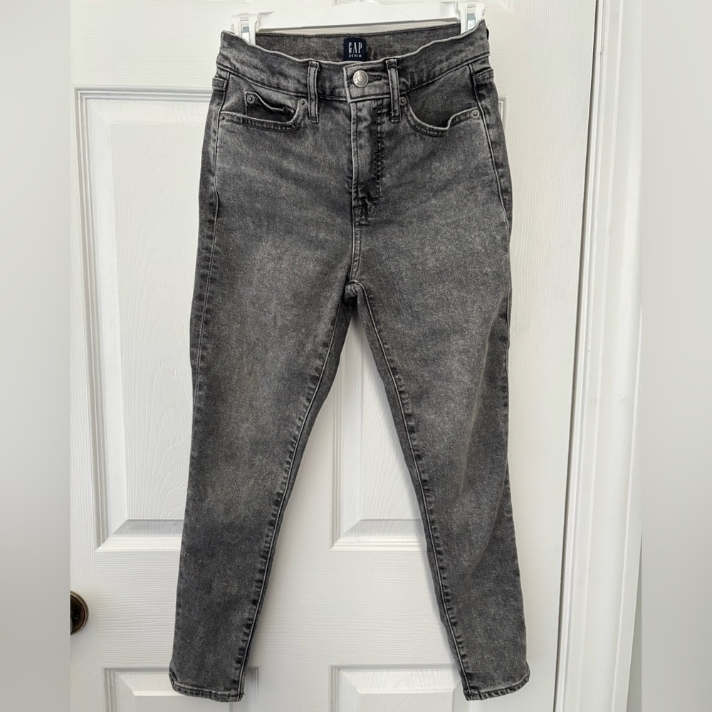 GAP Women’s Gray True Skinny Jean, size 0/25 Petite